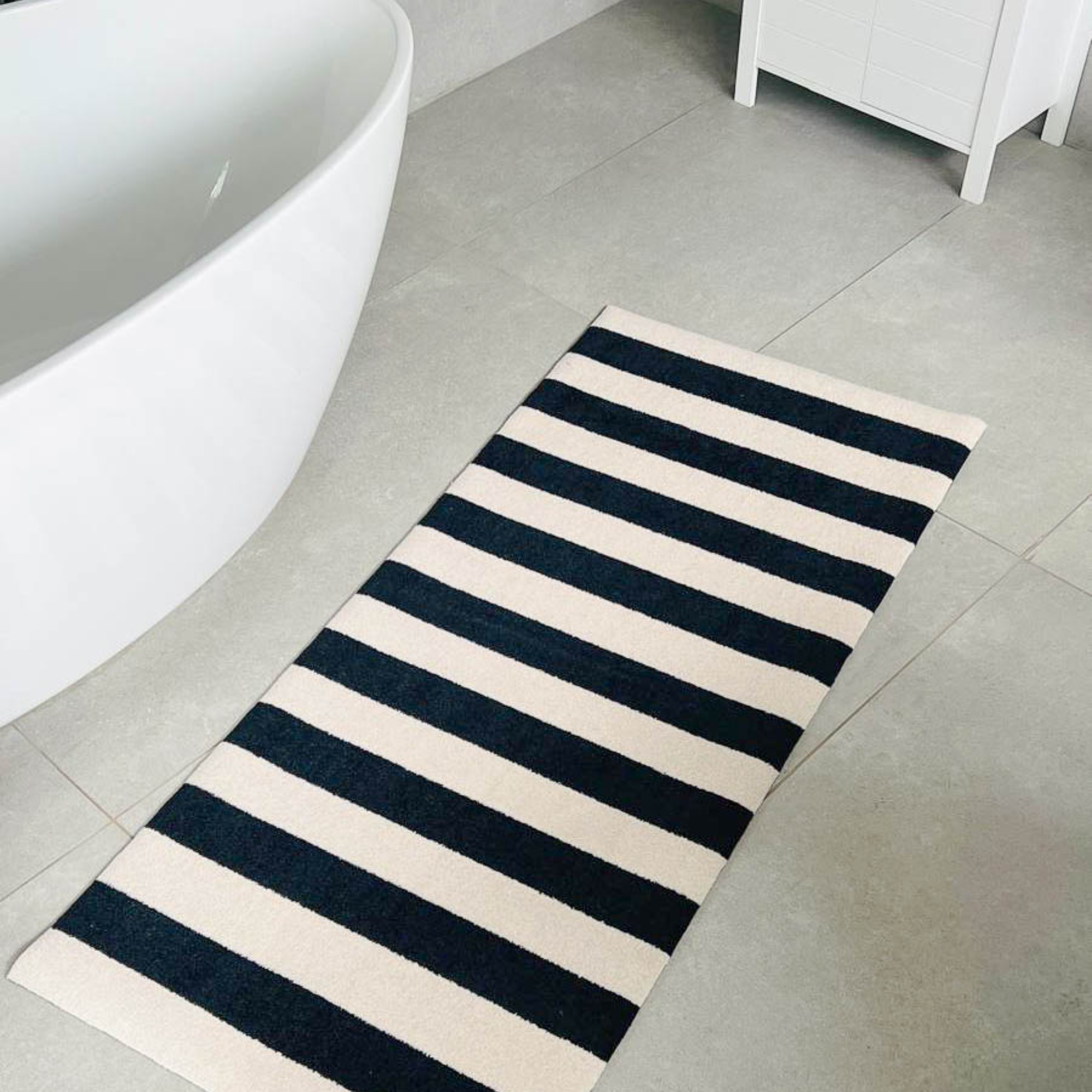 Runner | Stripe in Black & Vanilla